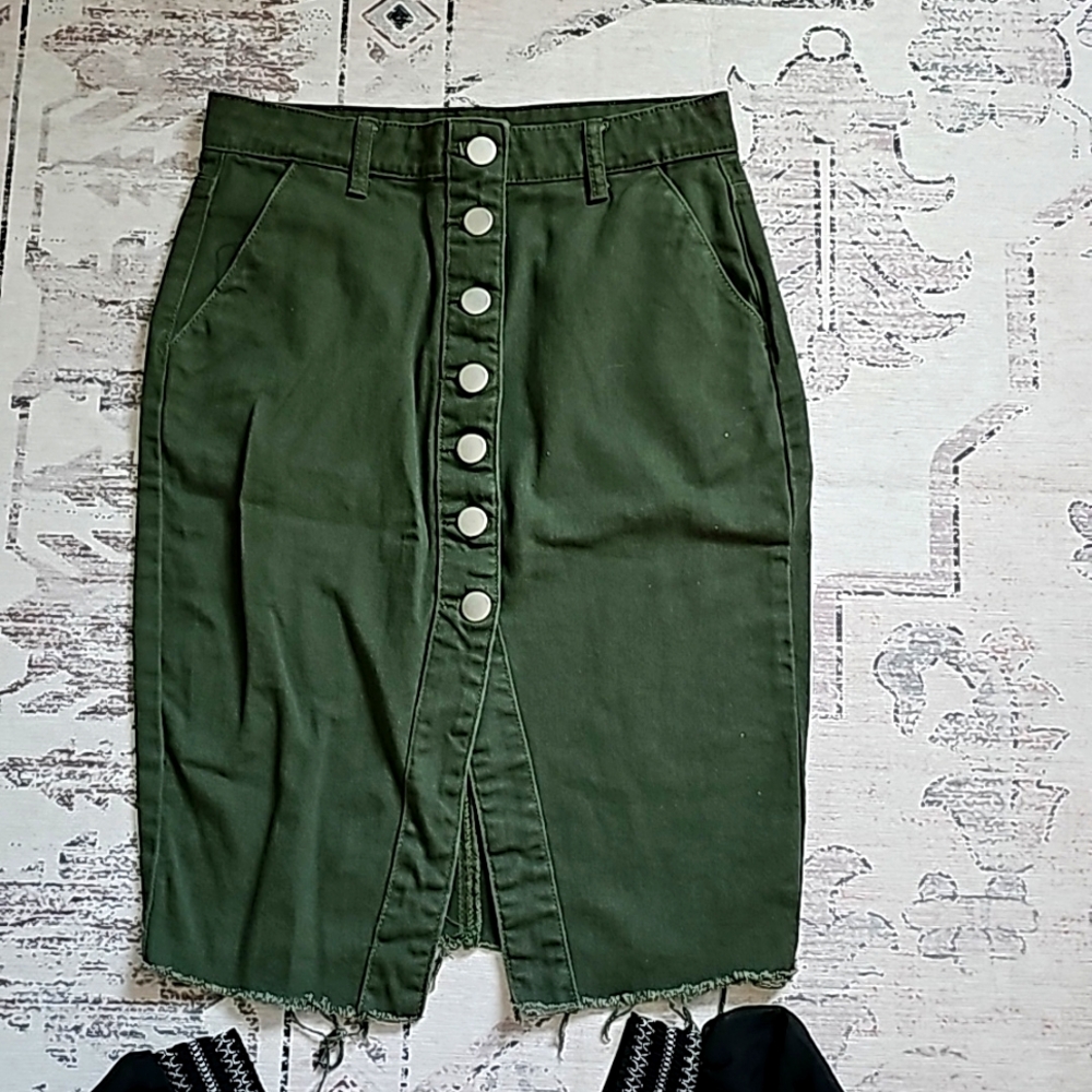 Forever 21 Olive Green Button-Front Midi Skirt